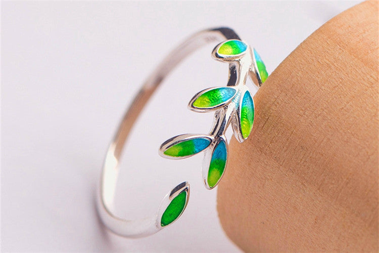 Beautiful Epoxy Olive Branch Leaf Ring – Meaningful Gifts — 1