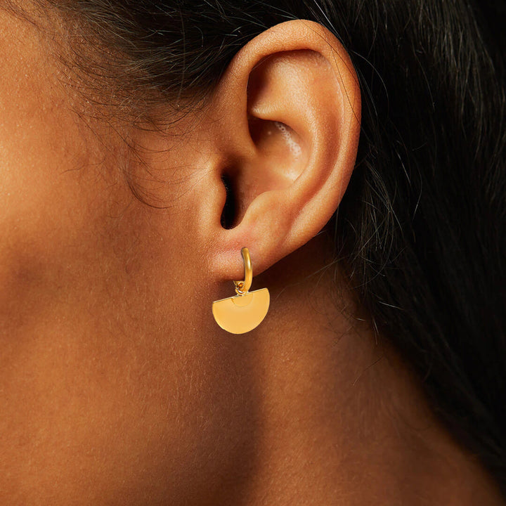 18K Golden Smooth Fan-shaped Semicircle Pendant – Jewelry Gift Ideas — 1
