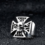 Man's Goth Punk Rock Flame Skull Ring – Gifts for Him — 4