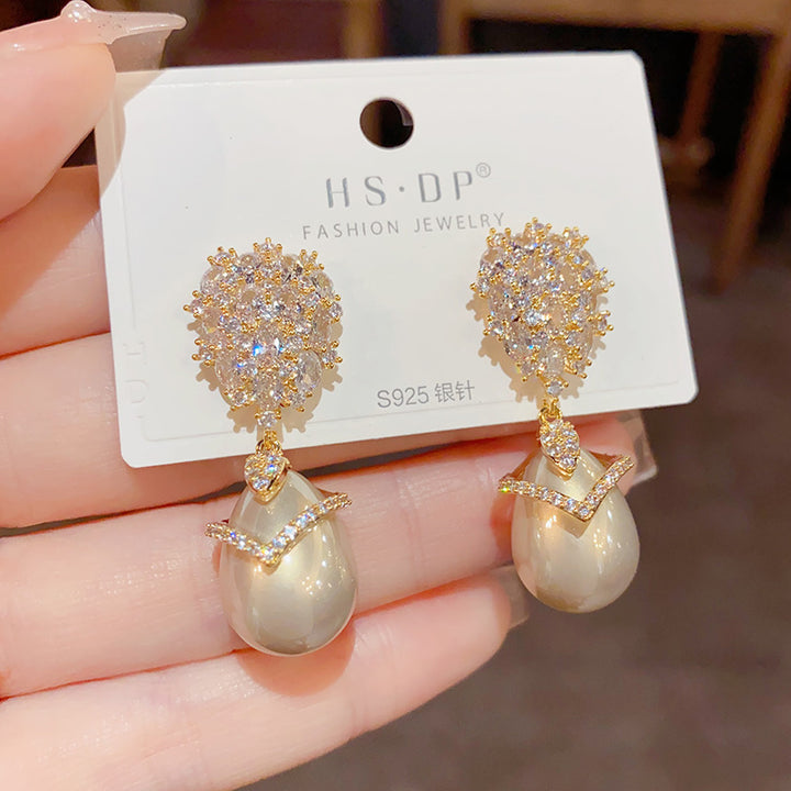 French Hong Kong Style Champagne Pearl Zircon Earrings – Stylish Gifts — 1