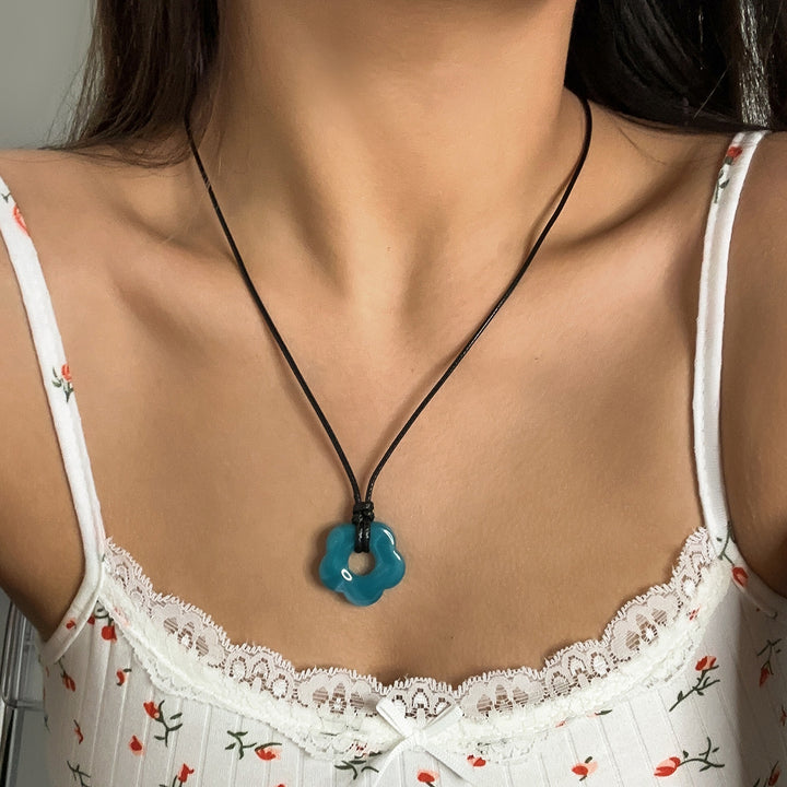 Wax Thread Adjustable Simple Flower Necklace – Jewelry Gift Ideas — 1