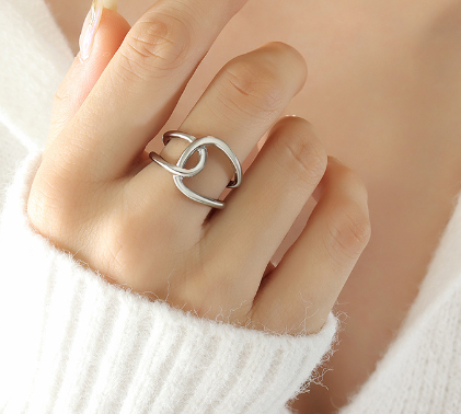 Alina Golden Knot Ring – Useful Gifts — 1
