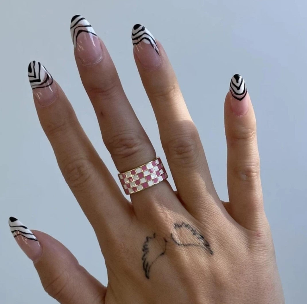 Checkered Black And White Checkered Ring Chess – Meaningful Gifts — 1