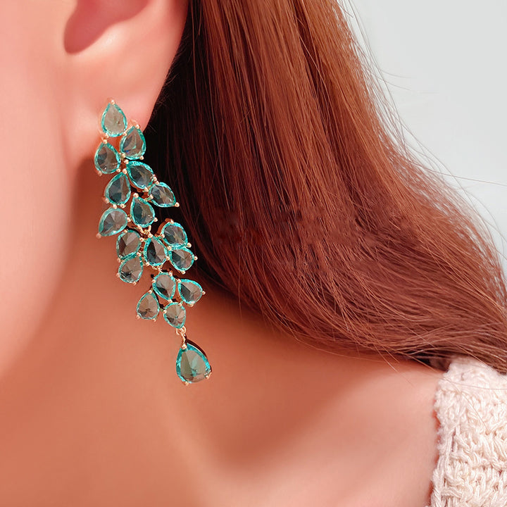 Exaggerated Green Diamond Leaf Fringe Leaf Long – Holiday Gift Ideas — 1