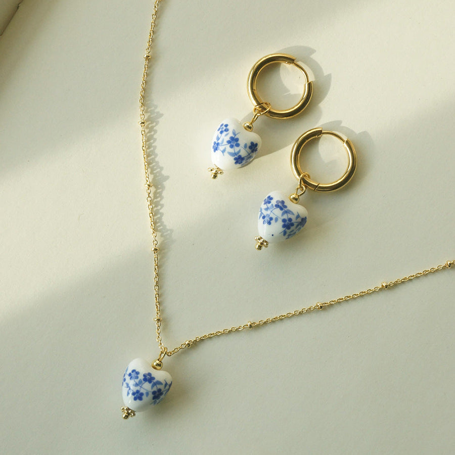 Retro Chinese Style Heart-shaped Blue And White – Stylish Gifts — 1