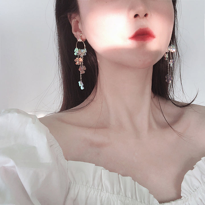Fourleaf Grass Flower Ring Tassel Earrings – Stylish Gifts — 1
