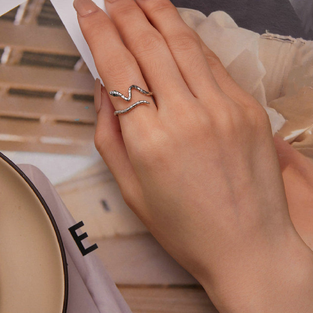 Female Fashion Cool Texture Sense Ring – Stylish Gifts — 1