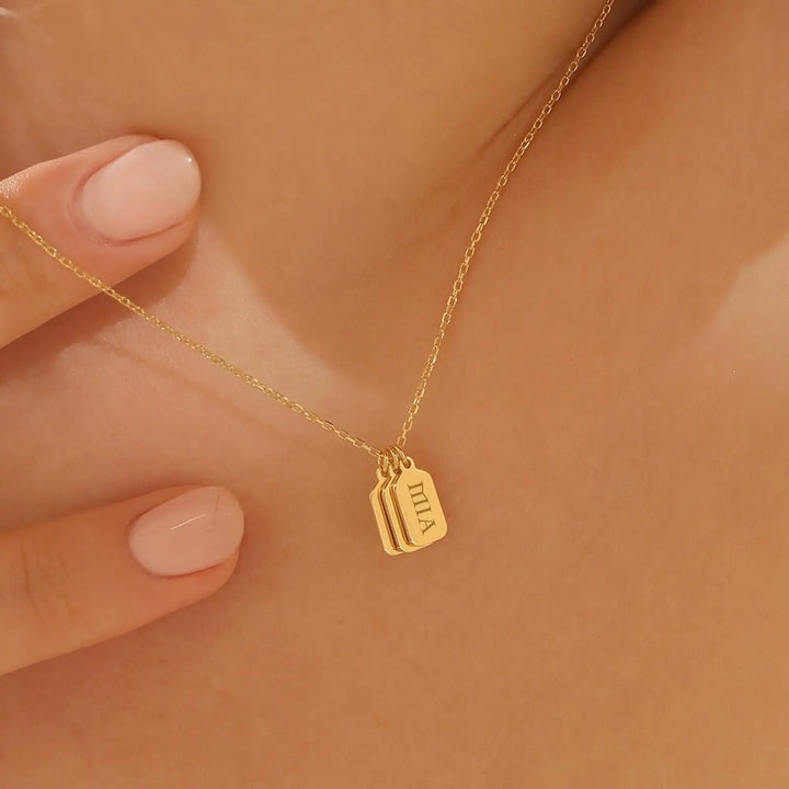 Minimalist Carved Name Pendant Necklace – Jewelry Gift Ideas — 1