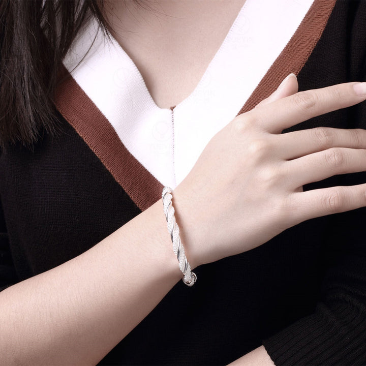 Women's Fashion Braided Twisted Rope Bracelet – Stylish Gifts — 1