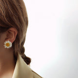 Epoxy Daisy Real Flower Dried Flower Earrings – Stylish Gifts — 3