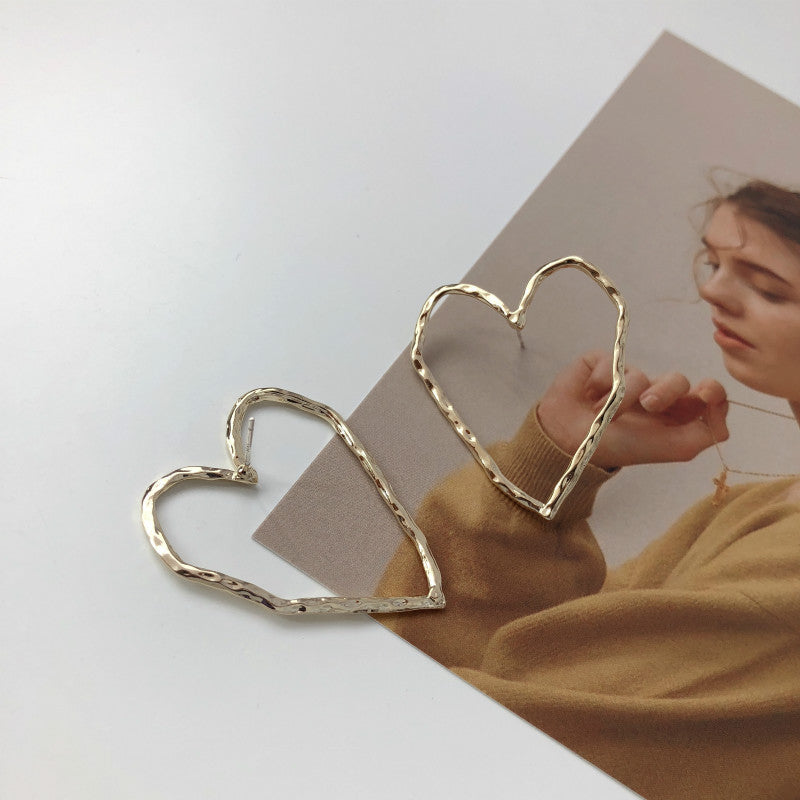 Metal irregular hollow love earrings – Gifts for Couples — 1