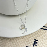 Irregular Hammer Pattern Crescent Clavicle Chain – Everyday Gifts — 3