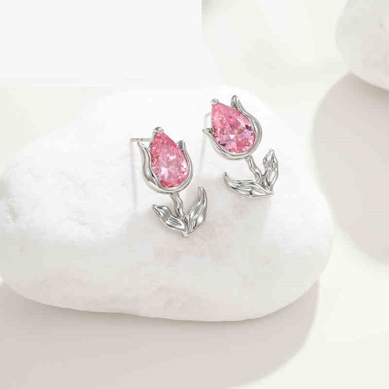 Atmosphere Retro Simple Sweet Tulip Flower Stud – Holiday Gift Ideas — 1