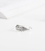 Vintage leaf ring – Small Gift Ideas — 1