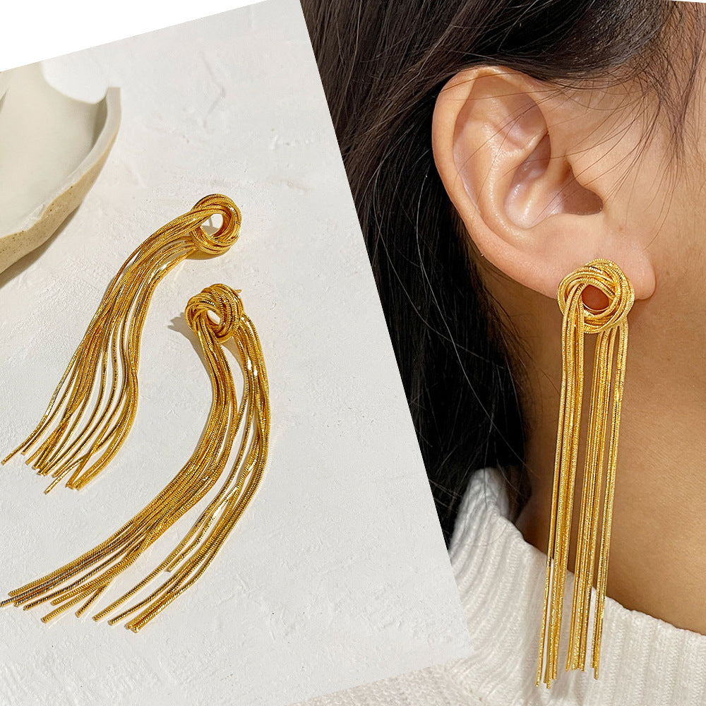 Light Luxury Fashion Metallic Style Silver Needle Ears – Stylish Gifts — 1