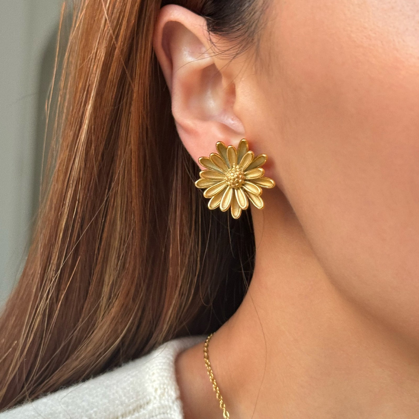 Retro Titanium Steel Stylish Flower Earrings – Holiday Gift Ideas — 1