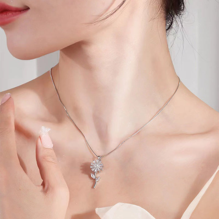 Rotating Little Necklace Female Niche – Jewelry Gift Ideas — 1