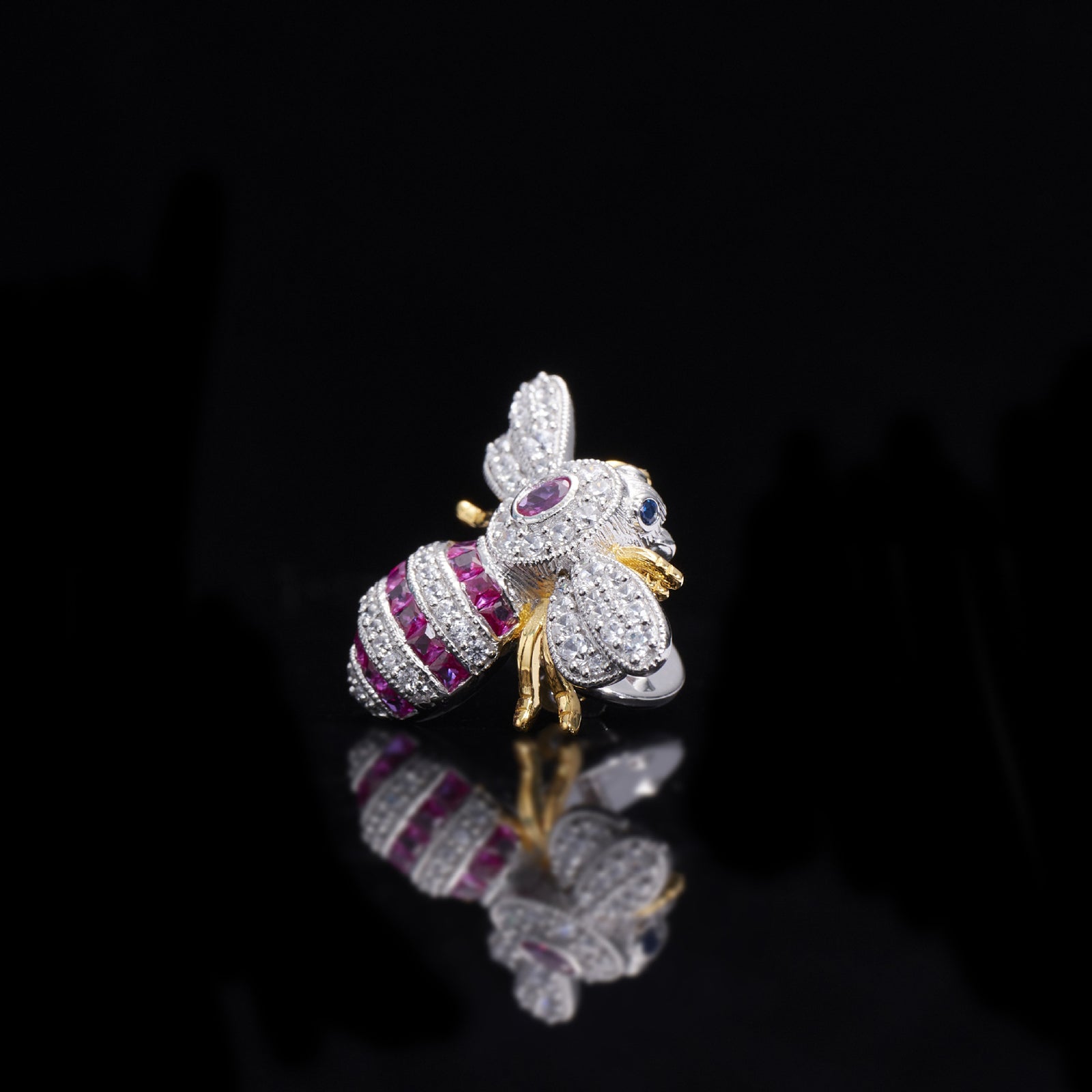 Italian Craftsmanship Retro Court Style Small Bee – Stylish Gifts — 1