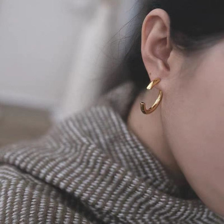 Gold-plated brass C-shaped earrings – Stylish Gifts — 1