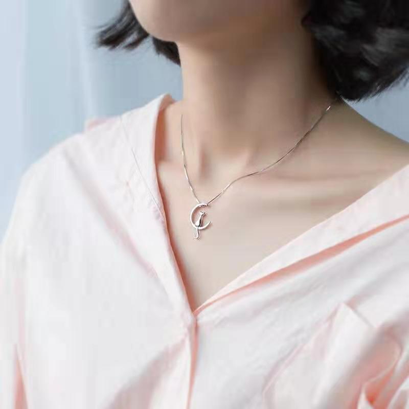 Artistic Cat Moon Pendant Simple Cute Clavicle – Jewelry Gift Ideas — 1