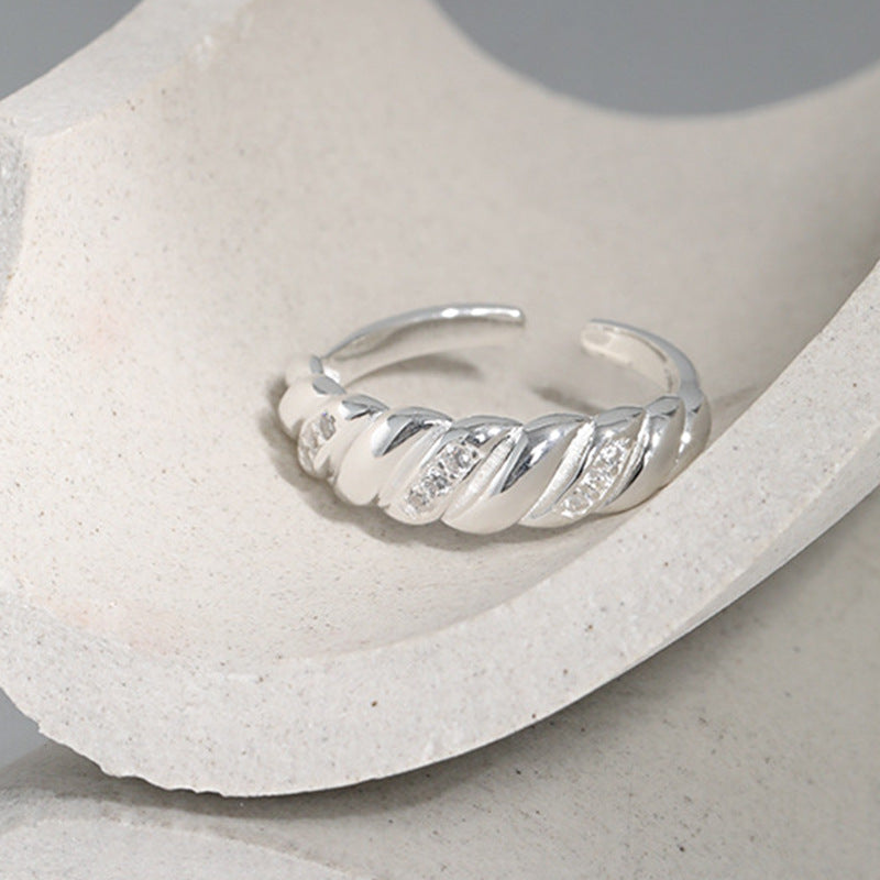 Women's Vintage Fashion Croissant Croissant Ring – Stylish Gifts — 1