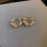 High-quality Diamond-encrusted Twist Round Ear – Small Gift Ideas — 2