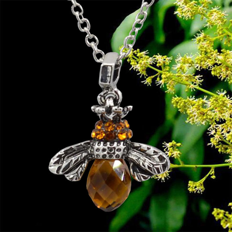 Creative Crystal Diamond Bee Necklace Pendant – Jewelry Gift Ideas — 1