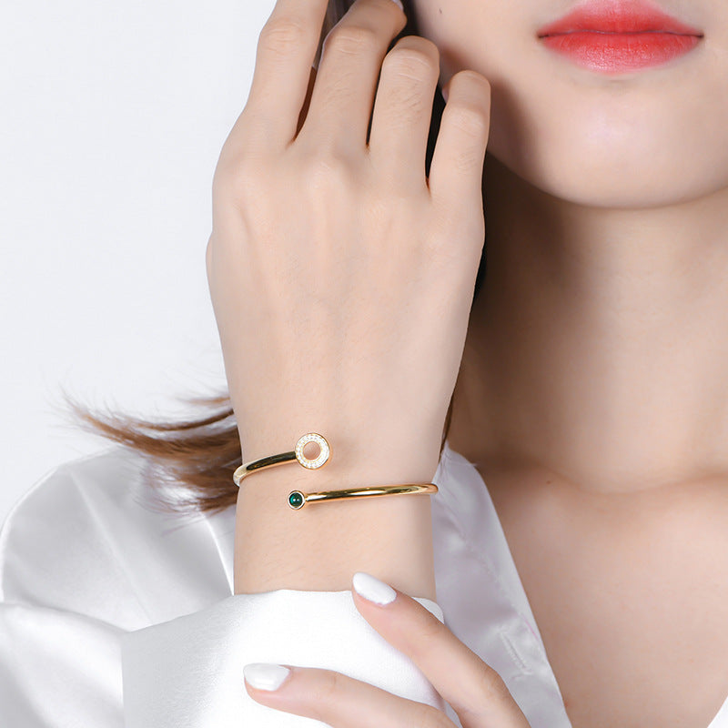 Fashion Emerald Women Bangle Street Bracelet – Stylish Gifts — 1