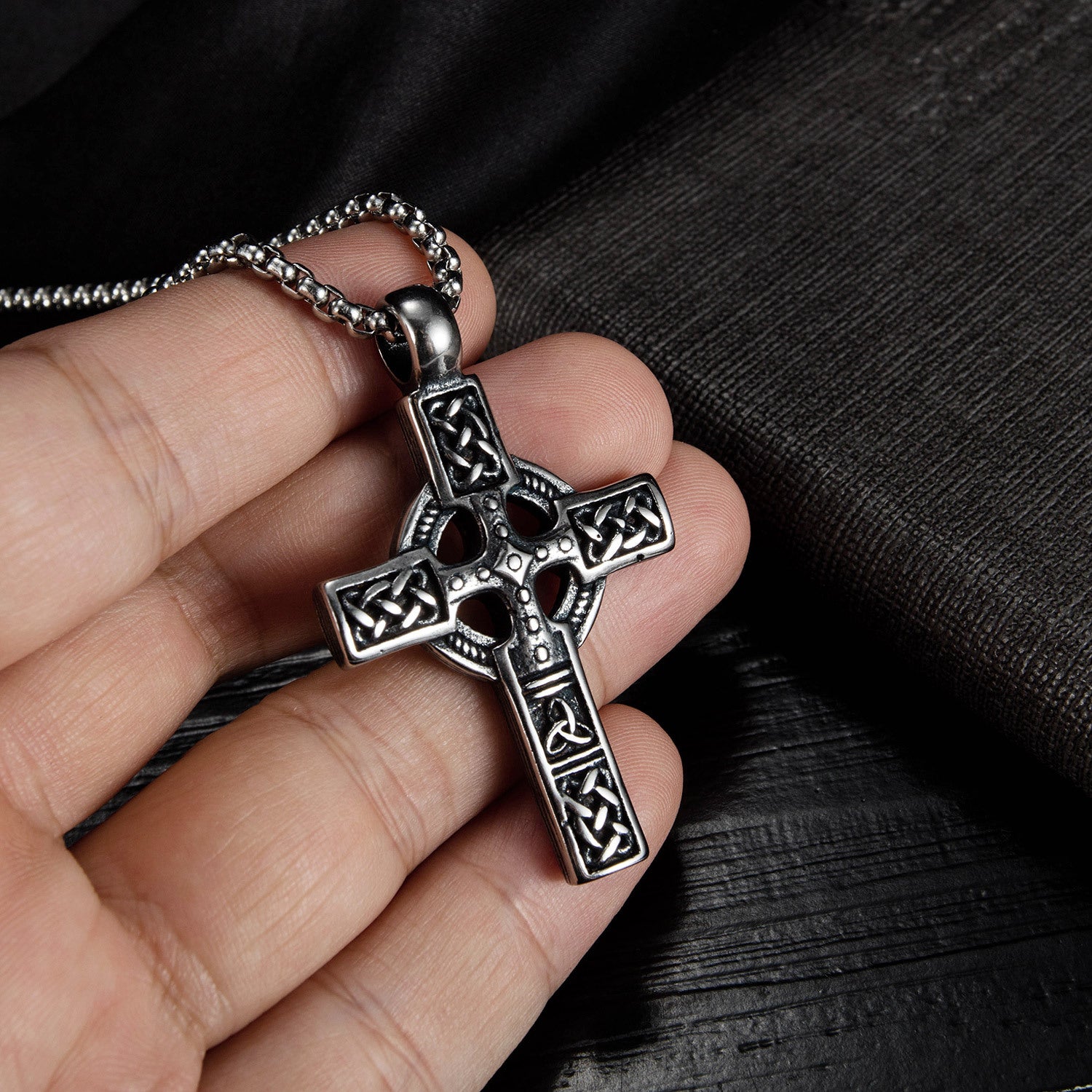 Retro Niche Design Cross Pendant – Jewelry Gift Ideas — 1