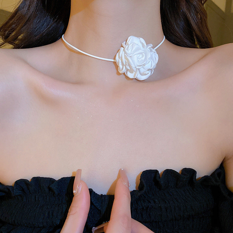 Sweet Flower Necklace Niche Design Ins – Jewelry Gift Ideas — 1