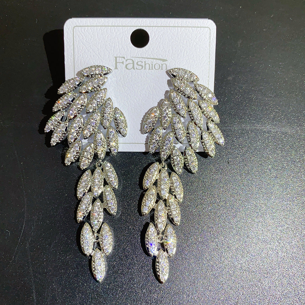 Exaggerated Fashion Tassel Long Diamond Earrings – Stylish Gifts — 1