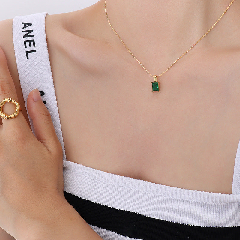 Women's Vintage Emerald Zircon Pendant Necklace – Jewelry Gift Ideas — 1