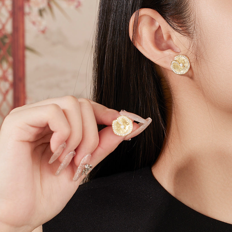 S925 Sterling Silver Lotus Leaf Pleated Texture Ear – Meaningful Gifts — 1