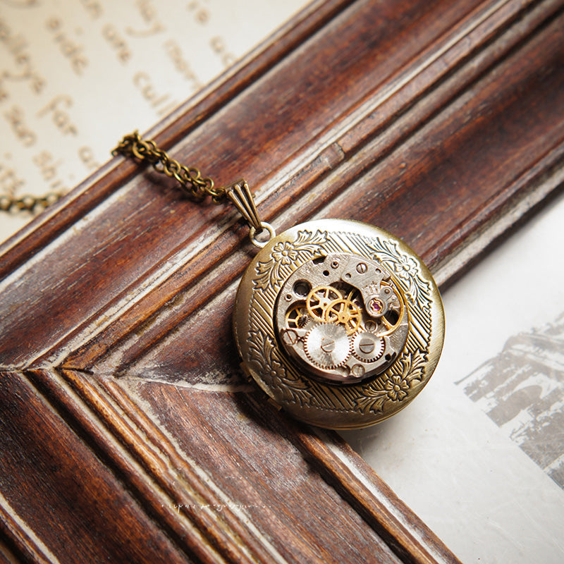 Bronze Photo Box Necklace Pendant Steampunk – Jewelry Gift Ideas — 1