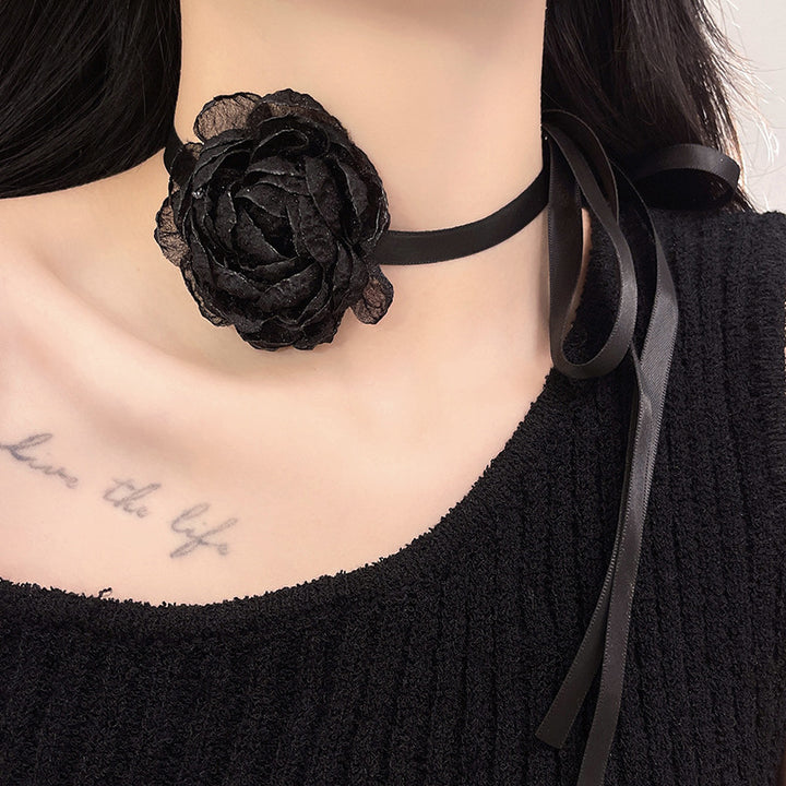 Small Fragrant Wind Retro Black Neckband – Surprise Gifts — 1