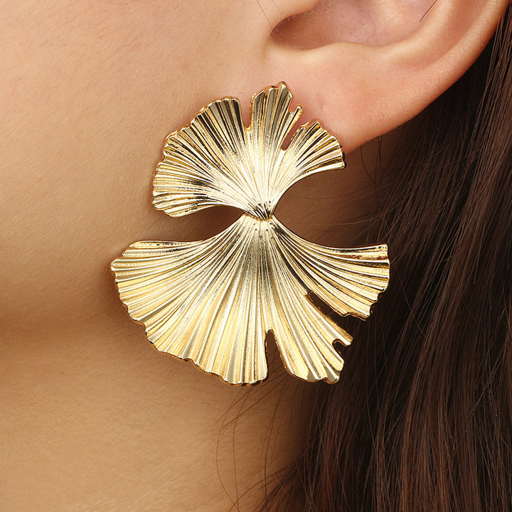 Retro Fashion Creative Big Metal Flower Ginkgo Leaf – Stylish Gifts — 1