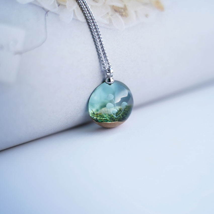 Small Mushroom Log Resin Creative Pendant – Jewelry Gift Ideas — 1