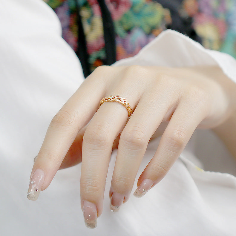 Women's Gold Leaf Hollow Ring – Gifts for Her — 1