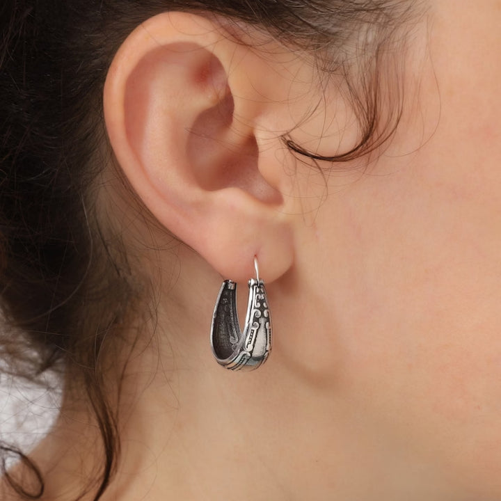 Vintage Carved Pattern Earrings Fashion Ladies' – Stylish Gifts — 1