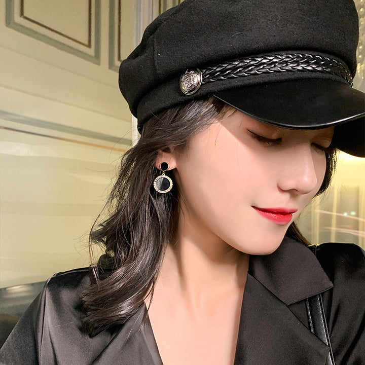 Small Sense Of Temperament Black Circle Earrings – Meaningful Gifts — 1