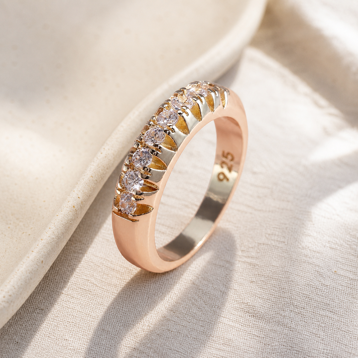 Ring Idea lifestyle — Gold-Plated Fashion Single Row Geometric Ring Female – Stylish Gifts