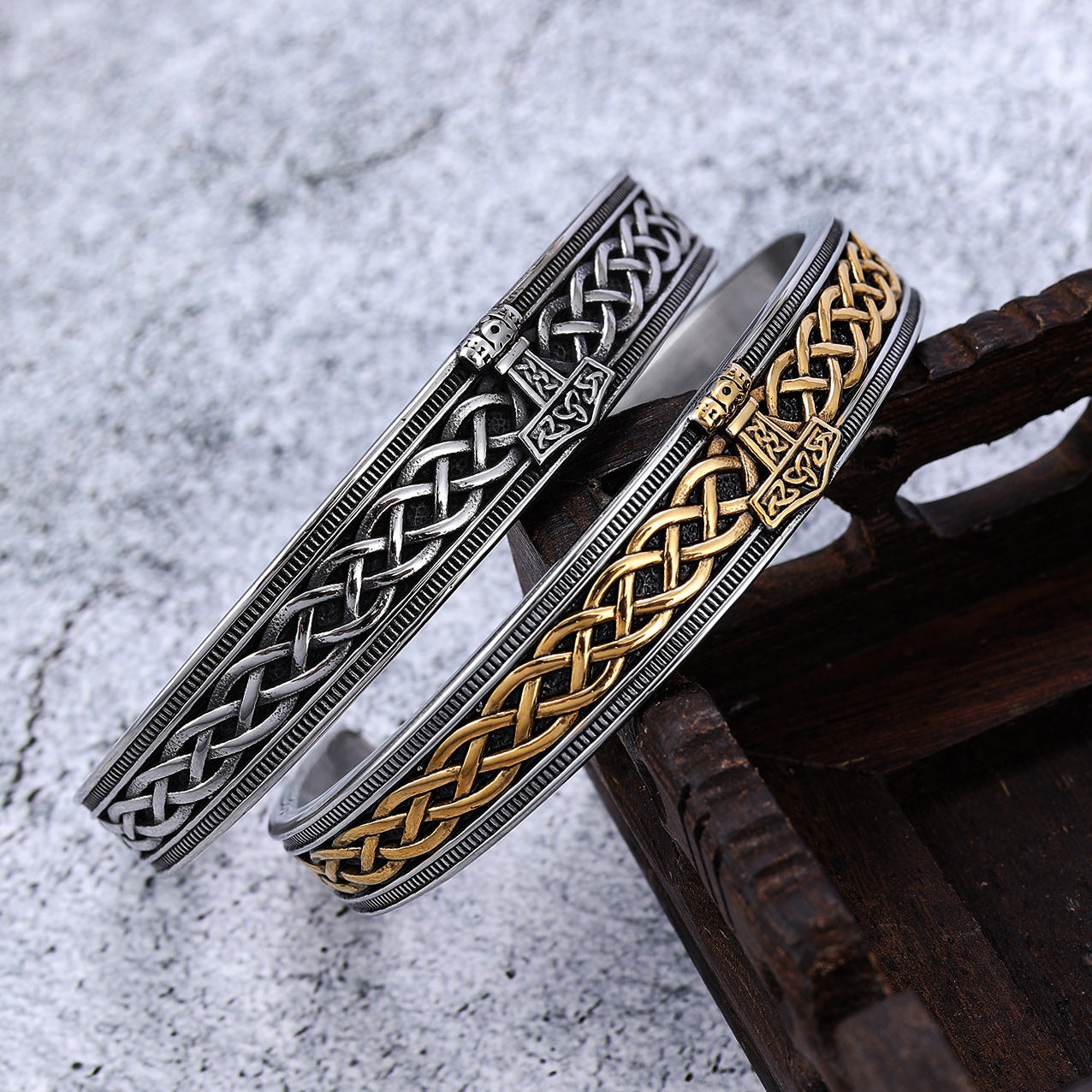 Men's And Women's Fashion Stainless Steel C-shaped – Stylish Gifts — 1