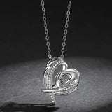 Mother's Day Necklace Holding Little Hands – Jewelry Gift Ideas — 5