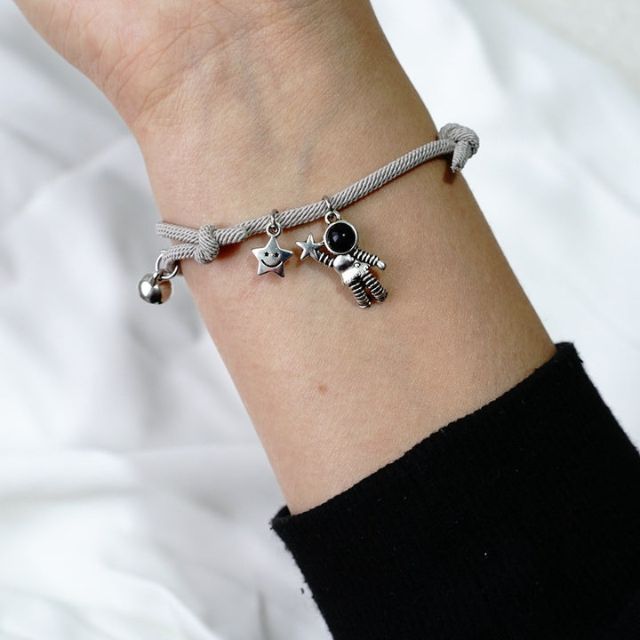 Simple Dream Star Picking Astronaut Bracelet – Jewelry Gift Ideas — 1