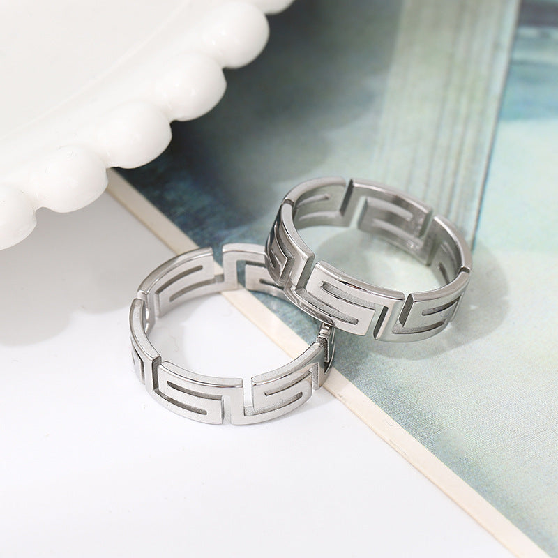 Simple Men's Great Wall Pattern Ring Stainless Steel – Gifts for Him — 1