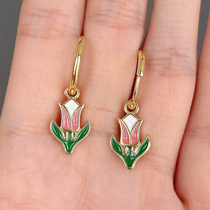 Minimalist And Contrasting Floral Earrings – Special Occasion Gifts — 1