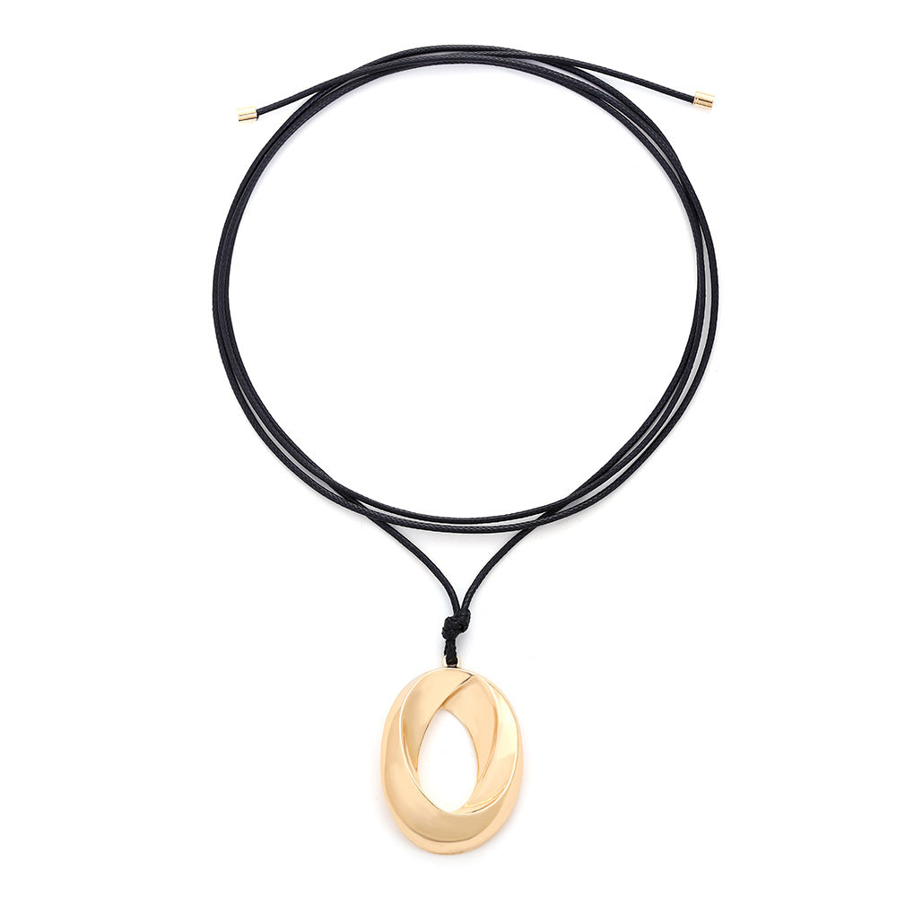 Vintage Oval Hollow Pendant Necklace – Jewelry Gift Ideas — 1