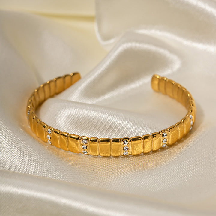 Stainless Steel Diamond Bread Pattern Bracelet – Jewelry Gift Ideas — 1