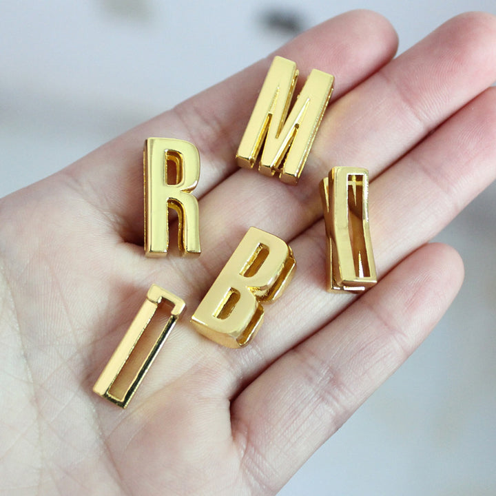 18mm 26 English Letters Accessories With Beads – Stylish Gifts — 1