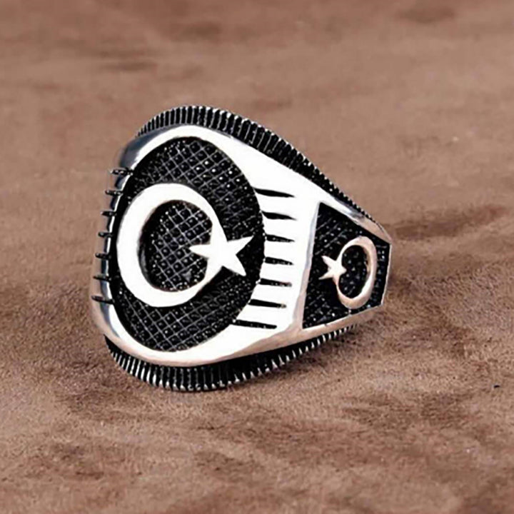 The Moon Falls In Love With The Stars Men's Ring – Gifts for Him — 1